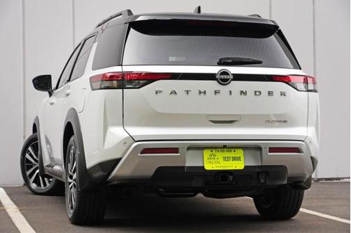Everest White Pearl Tricoat/Super Black 2025 Nissan Pathfinder Platinum FWD