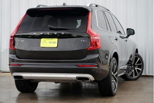 2019 Volvo XC90 T6 Momentum