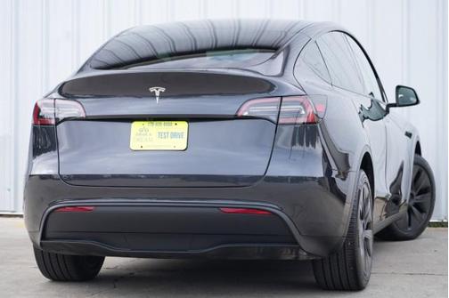 2024 Tesla Model Y Long Range Dual Motor All-Wheel Drive
