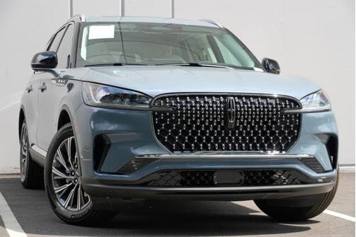 Whisper Blue Metallic Clearcoat 2026 Lincoln Aviator Premiere
