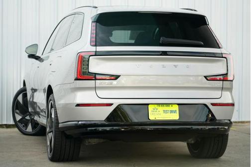2025 Volvo EX90 Twin Motor Performance Ultra 6-Seater