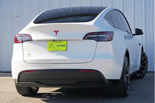 2022 Tesla Model Y Long Range Dual Motor All-Wheel Drive