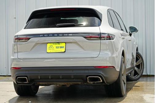 2022 Porsche Cayenne E-Hybrid S
