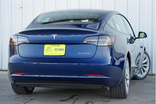 Deep Blue Metallic 2022 Tesla Model 3 Long Range