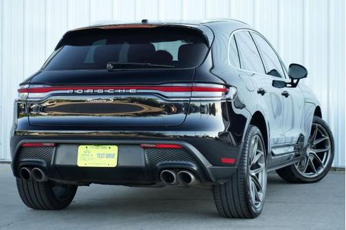 2022 Porsche Macan Base