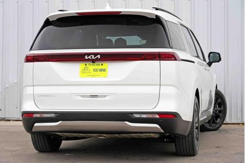 2024 Kia Carnival SX
