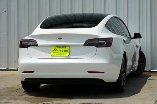 2022 Tesla Model 3 Standard Range