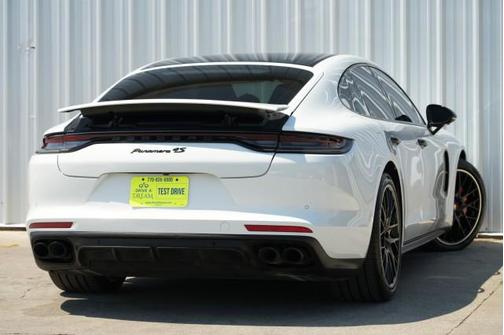 2022 Porsche Panamera 4S