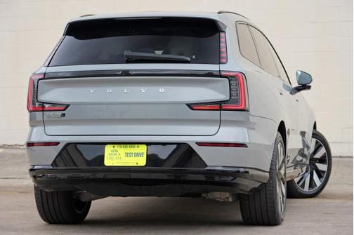 Vapour Grey Metallic 2025 Volvo EX90 Ultra