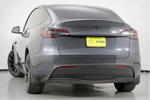 2022 Tesla Model Y Long Range Dual Motor All-Wheel Drive