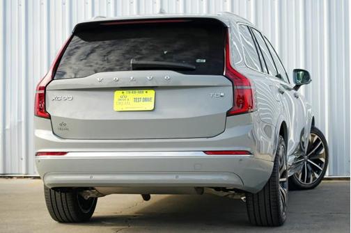 Vapour Grey Metallic 2025 Volvo XC90 Plug-In Hybrid T8 Plus 7-Seater