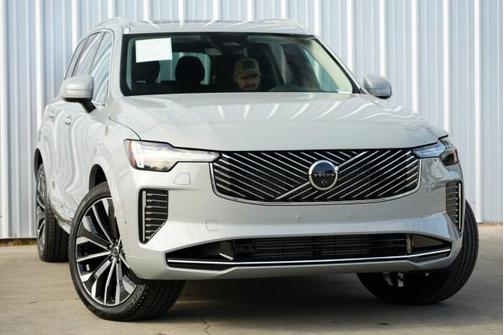 Vapour Grey Metallic 2025 Volvo XC90 Plug-In Hybrid T8 Plus 7-Seater