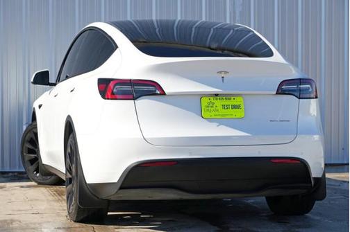2022 Tesla Model Y Long Range Dual Motor All-Wheel Drive
