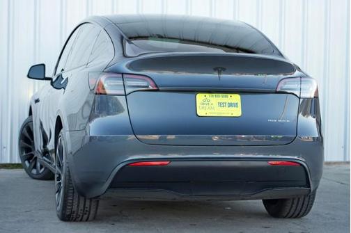 2022 Tesla Model Y Long Range Dual Motor All-Wheel Drive