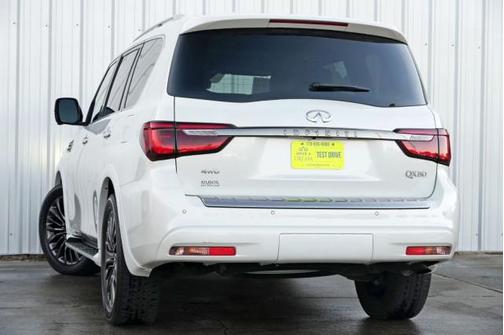 2024 INFINITI QX80 SENSORY AWD