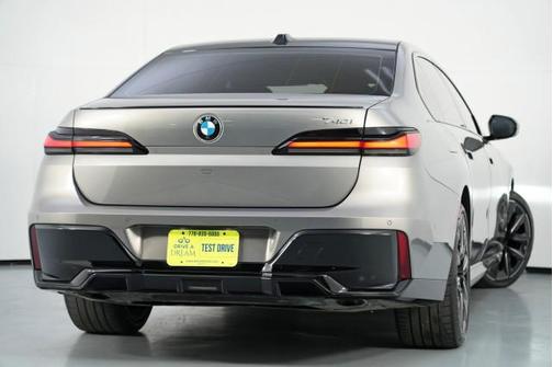 2023 BMW 740 i