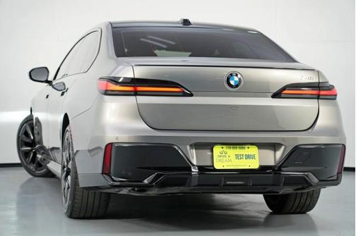 2023 BMW 740 i