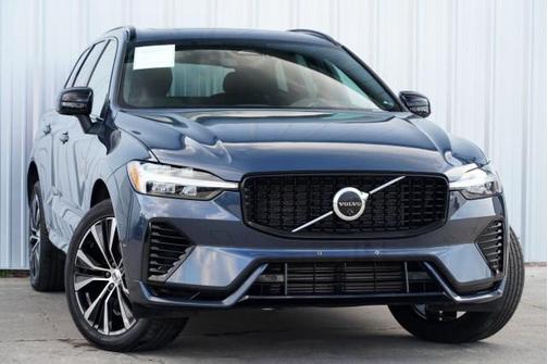 2023 Volvo XC60 Recharge Plug-In Hybrid T8 Ultimate Dark Theme