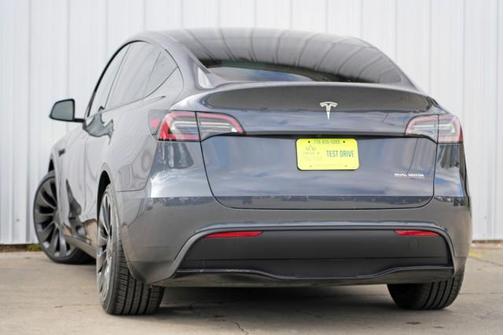 2022 Tesla Model Y Performance Dual Motor All-Wheel Drive