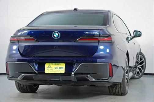 Tanzanite Blue II Metallic 2024 BMW i7 xDrive60