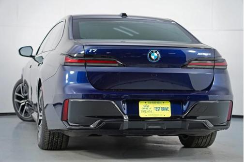 Tanzanite Blue II Metallic 2024 BMW i7 xDrive60