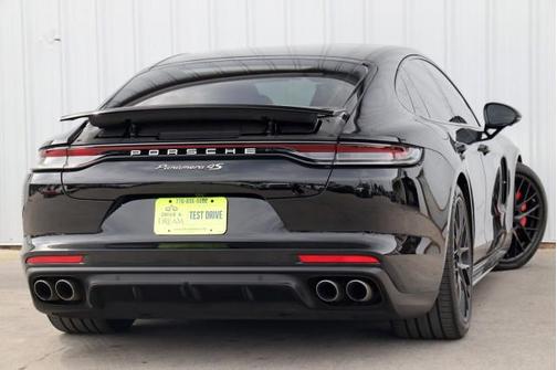 2022 Porsche Panamera 4S