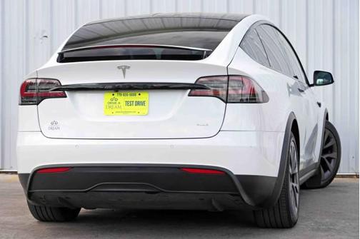 Pearl White Multi-Coat 2022 Tesla Model X Plaid