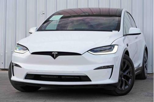 Pearl White Multi-Coat 2022 Tesla Model X Plaid