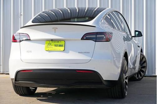 2022 Tesla Model Y Performance Dual Motor All-Wheel Drive