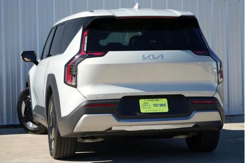 2024 Kia EV9 Light Long Range