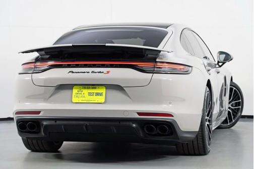 2022 Porsche Panamera Turbo S