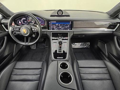 2022 Porsche Panamera Turbo S
