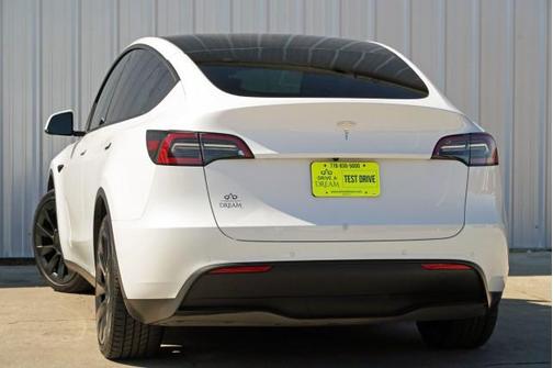 2022 Tesla Model Y Long Range Dual Motor All-Wheel Drive