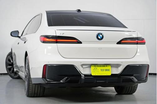 Alpine White 2023 BMW i7 xDrive60