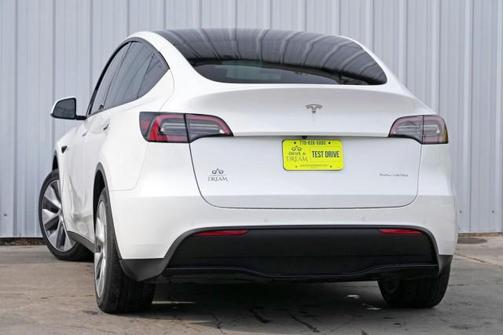 2022 Tesla Model Y Long Range Dual Motor All-Wheel Drive