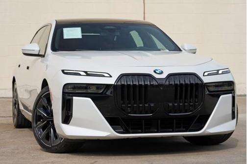 Mineral White Metallic 2023 BMW 740 i
