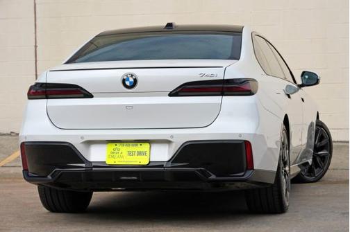Mineral White Metallic 2023 BMW 740 i