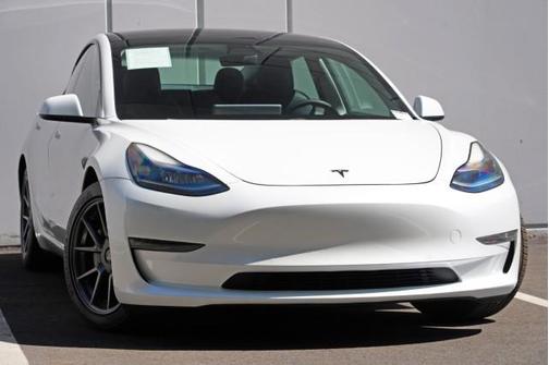 Pearl White Multi-Coat 2021 Tesla Model 3 Long Range