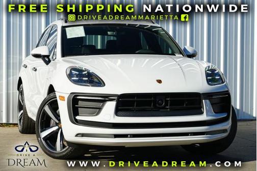 2023 Porsche Macan w/ Premium Plus Package