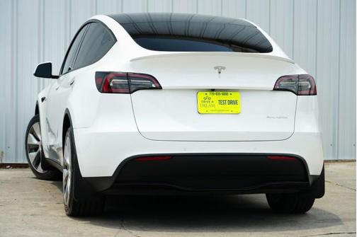 2022 Tesla Model Y Long Range Dual Motor All-Wheel Drive