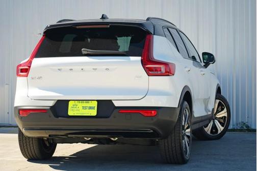 2023 Volvo XC40 Recharge Pure Electric Twin Plus