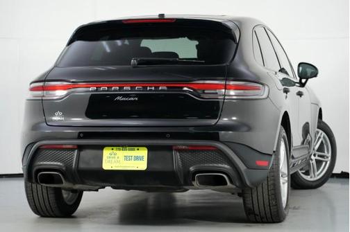 2024 Porsche Macan w/ Premium Plus Package