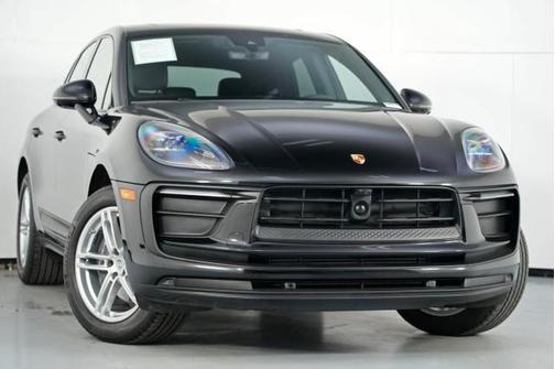 2024 Porsche Macan w/ Premium Plus Package