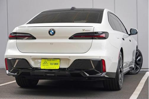 Alpine White 2023 BMW 740 i