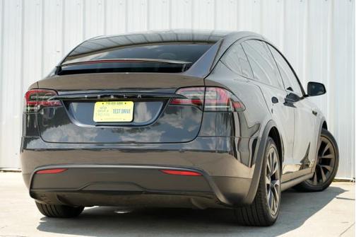 2024 Tesla Model X Long Range