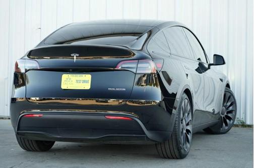 2022 Tesla Model Y Performance Dual Motor All-Wheel Drive