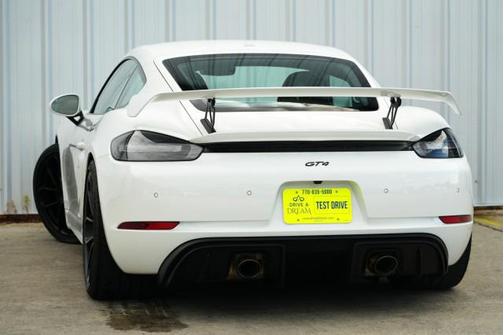 2022 Porsche 718 Cayman GT4