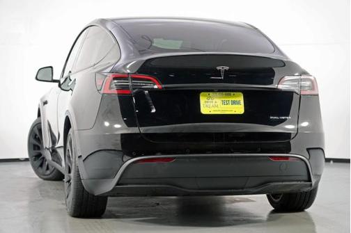 2022 Tesla Model Y Long Range Dual Motor All-Wheel Drive