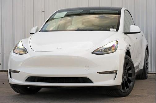 Pearl White Multi-Coat 2023 Tesla Model Y Long Range Dual Motor All-Wheel Drive