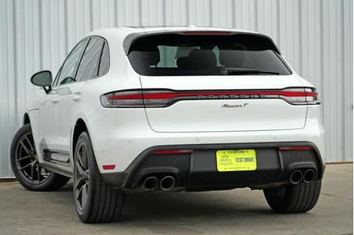 2023 Porsche Macan Base